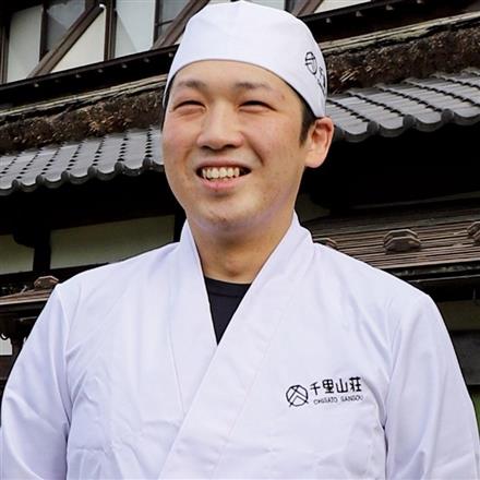 03. 千里山荘　おせち料理　三段重【12月31日お渡し】